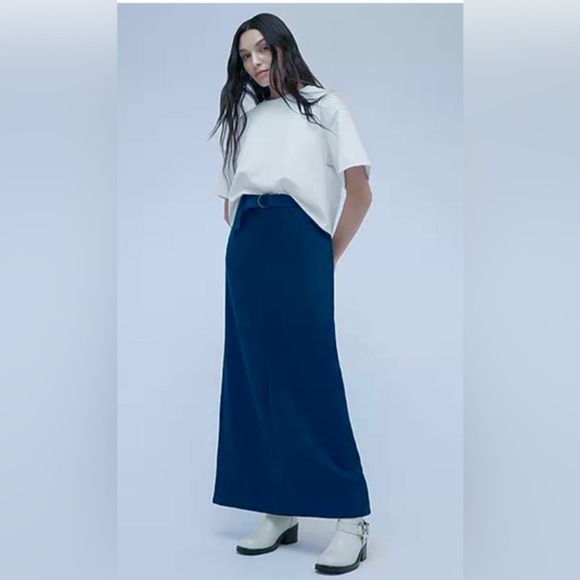 Kenneth Cole Dark midnight navy blue suede Fly-Front Belted Maxi‎ Skirt size 6